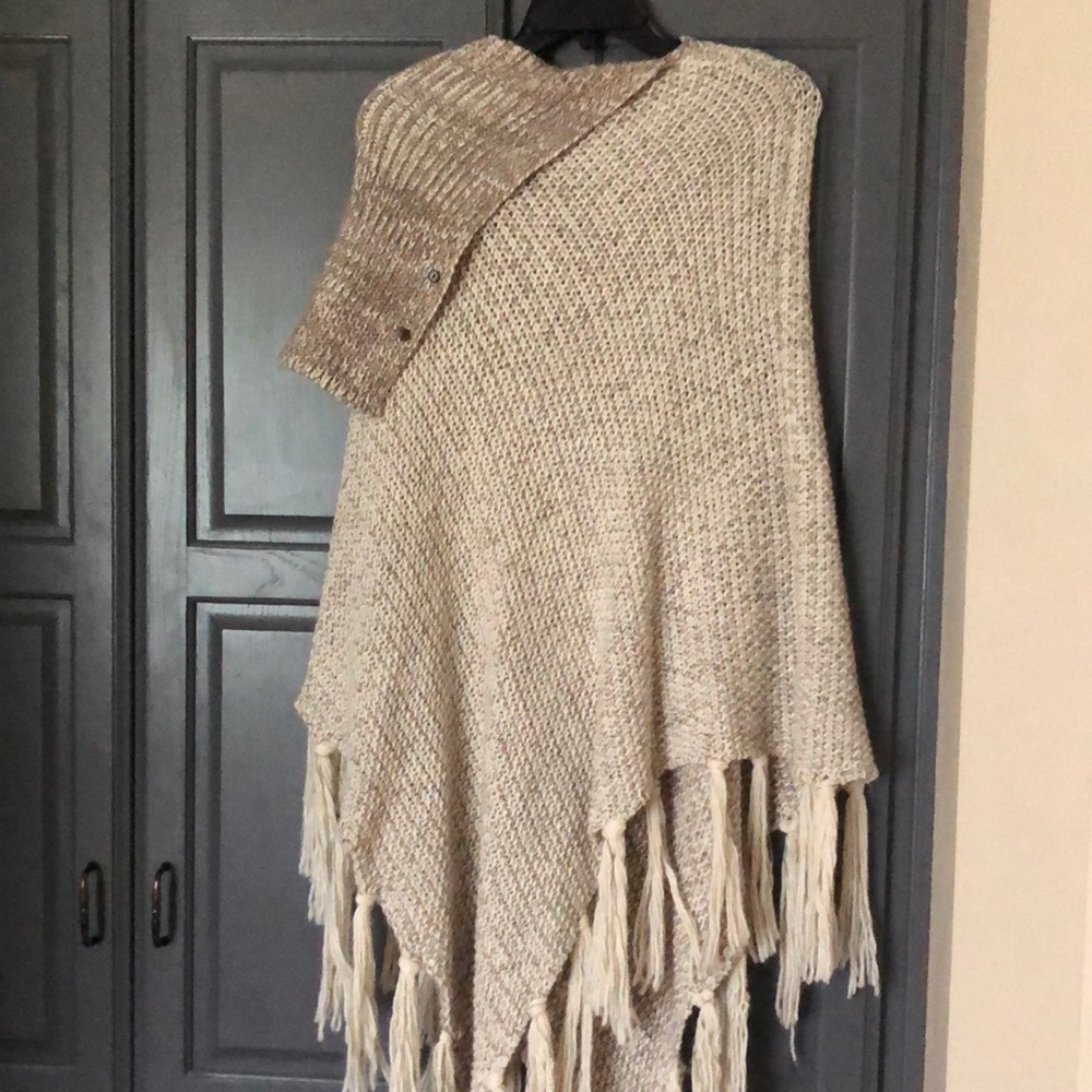 Cozy Knitted Shawl/Poncho with Asymmetrical Collar